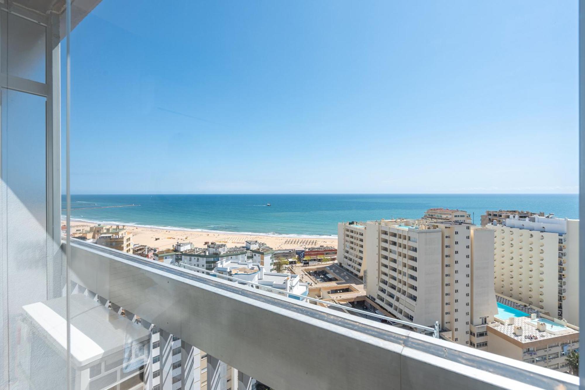 Modern Beach Apartment Portimão Exterior photo