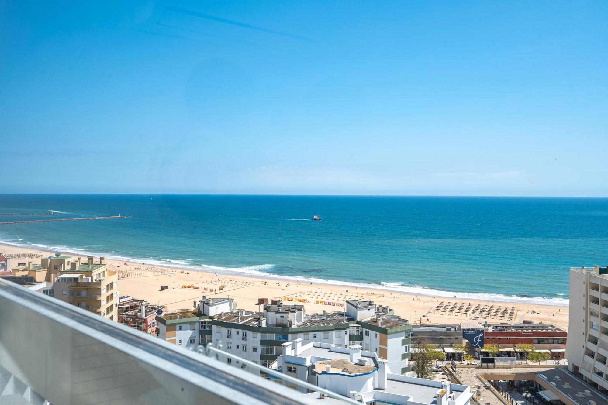 Modern Beach Apartment Portimão Exterior photo